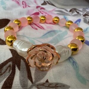 Elegant Pink and Gold Beaded Bracelet
